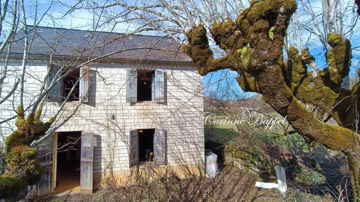 Maison à COULAURES