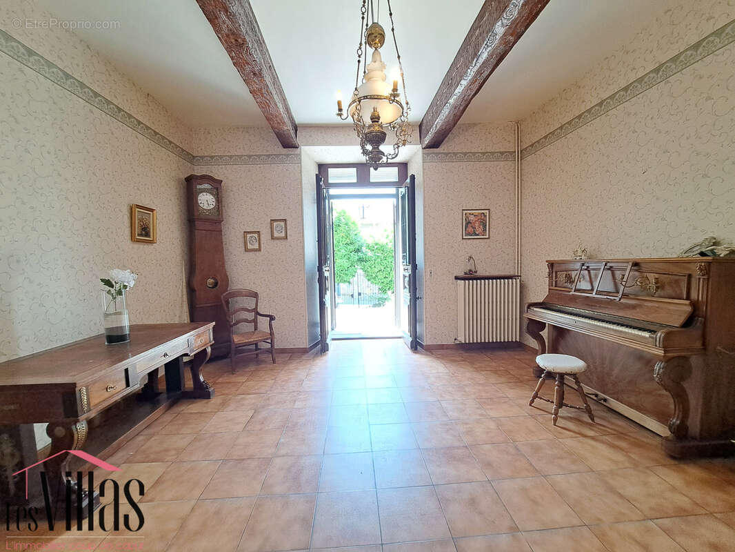 Maison à OUPIA