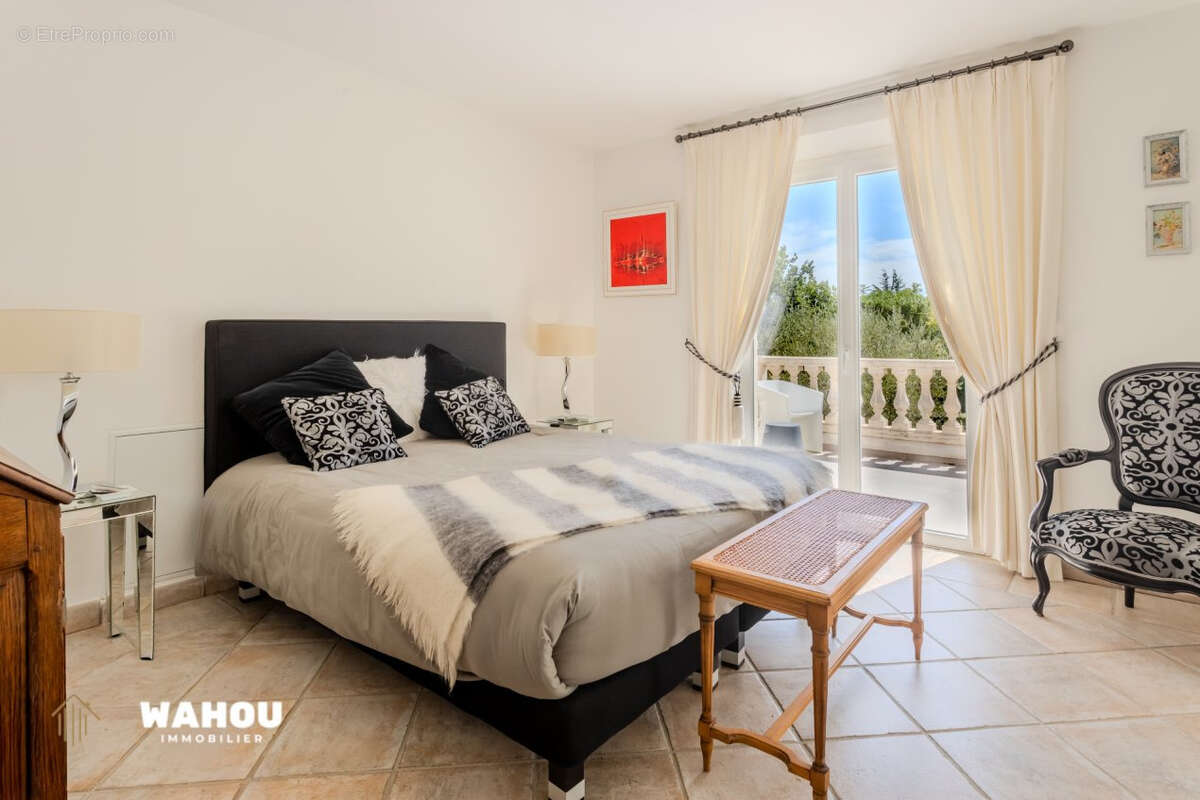 Maison à SAINT-CEZAIRE-SUR-SIAGNE