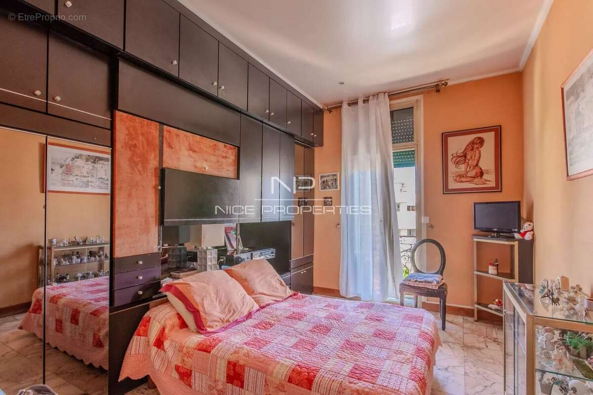 Beaulieu-sur-mer, bel appartement en dernier étage à rénover. - photo 9