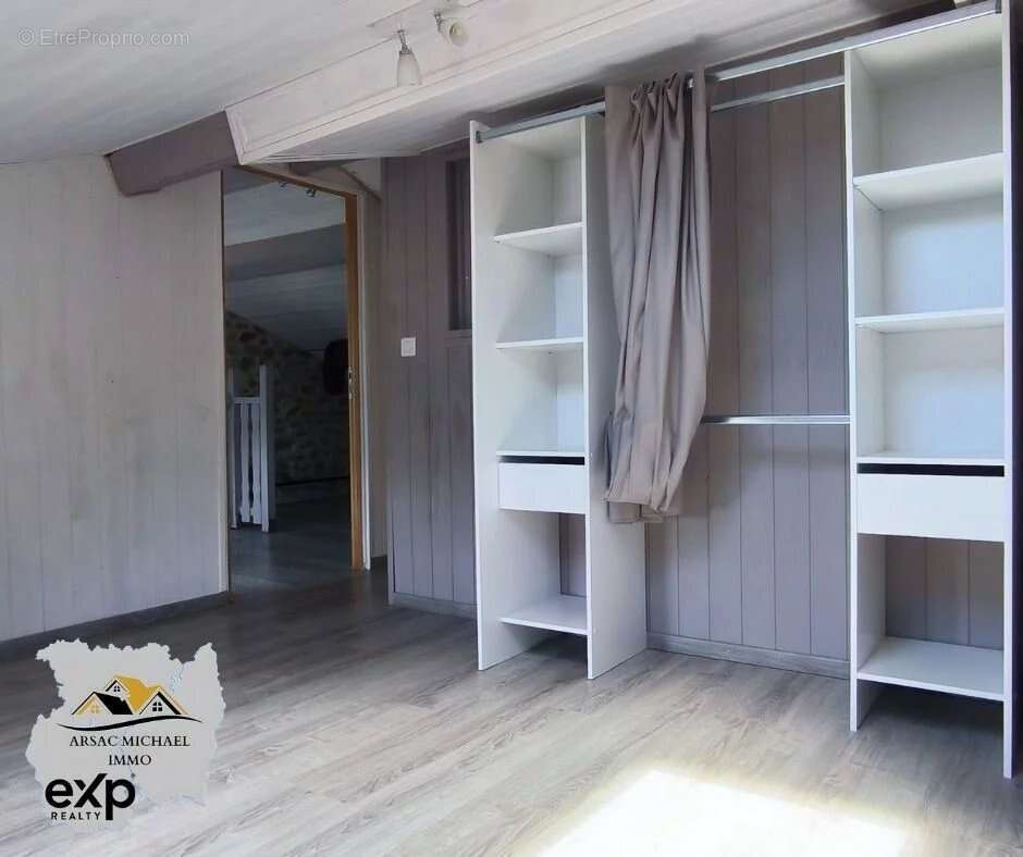 Maison à VERNET-LA-VARENNE