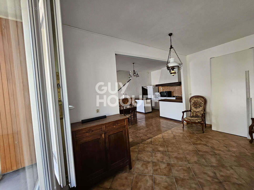 Maison à vendre à OUPIA - Référence V509CP - photo 4
