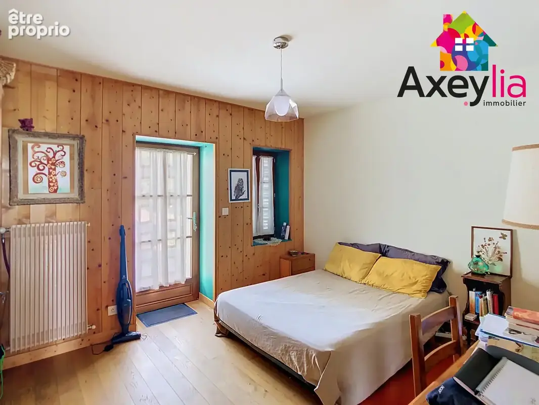 A vendre - st-alban-les-eaux - propriete avec maisons et apparts sur 6621 m2 terrain - photo 13