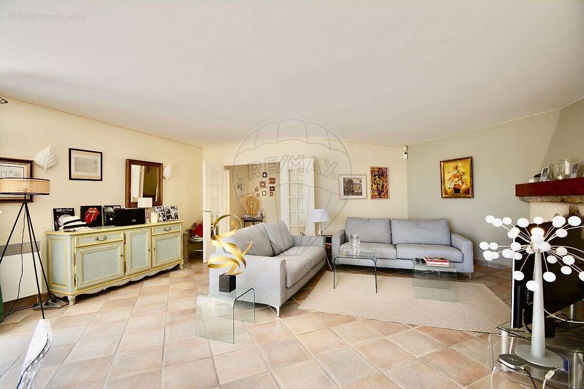 Maison à THEOULE-SUR-MER