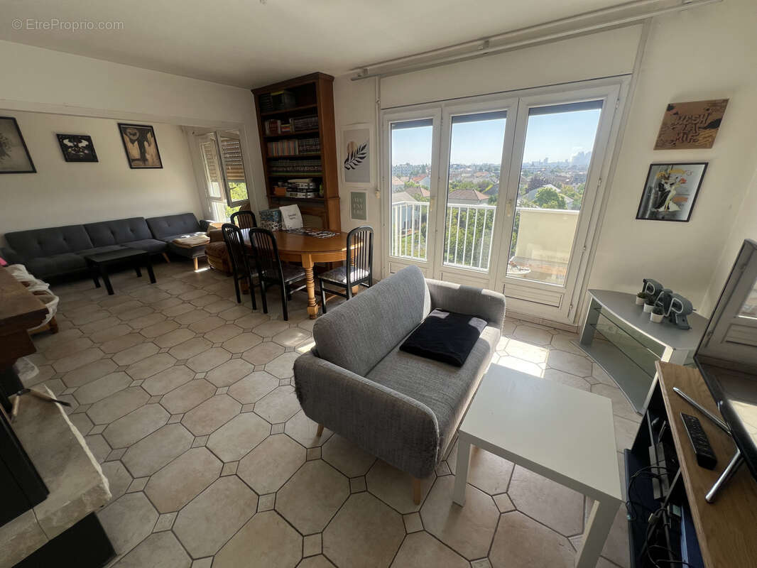 Appartement à HOUILLES