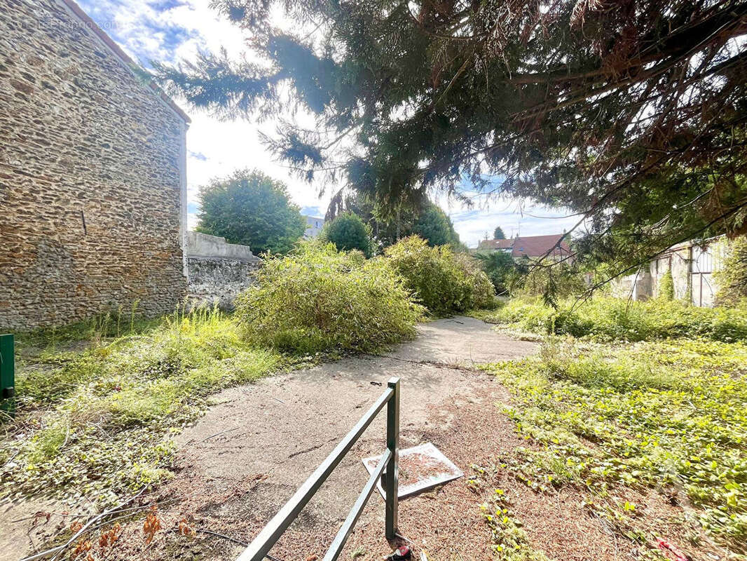 Terrain à NOISY-LE-SEC