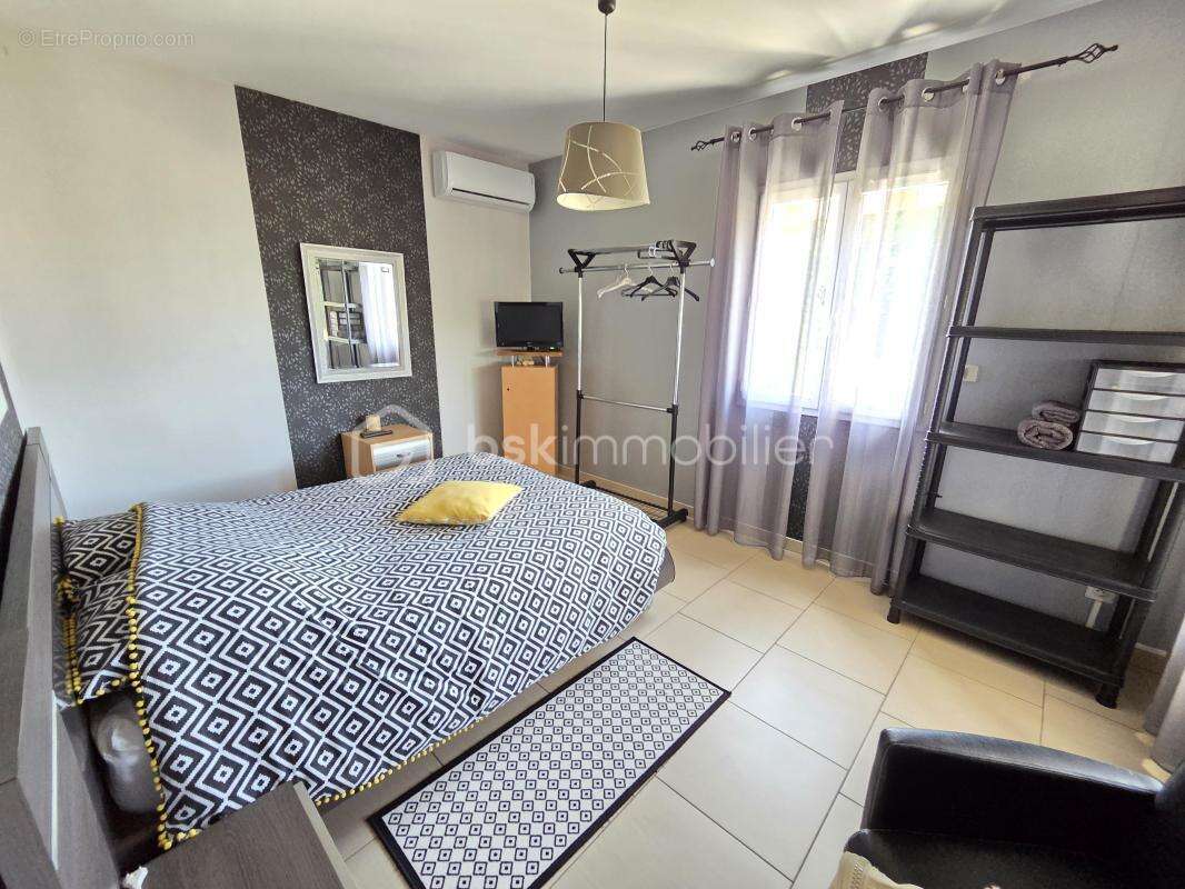 Magnifique Propriété de charme de 204m² à Chaulgnes avec Piscine et dépendances - photo 15