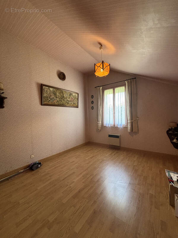 Maison à LEUGLAY