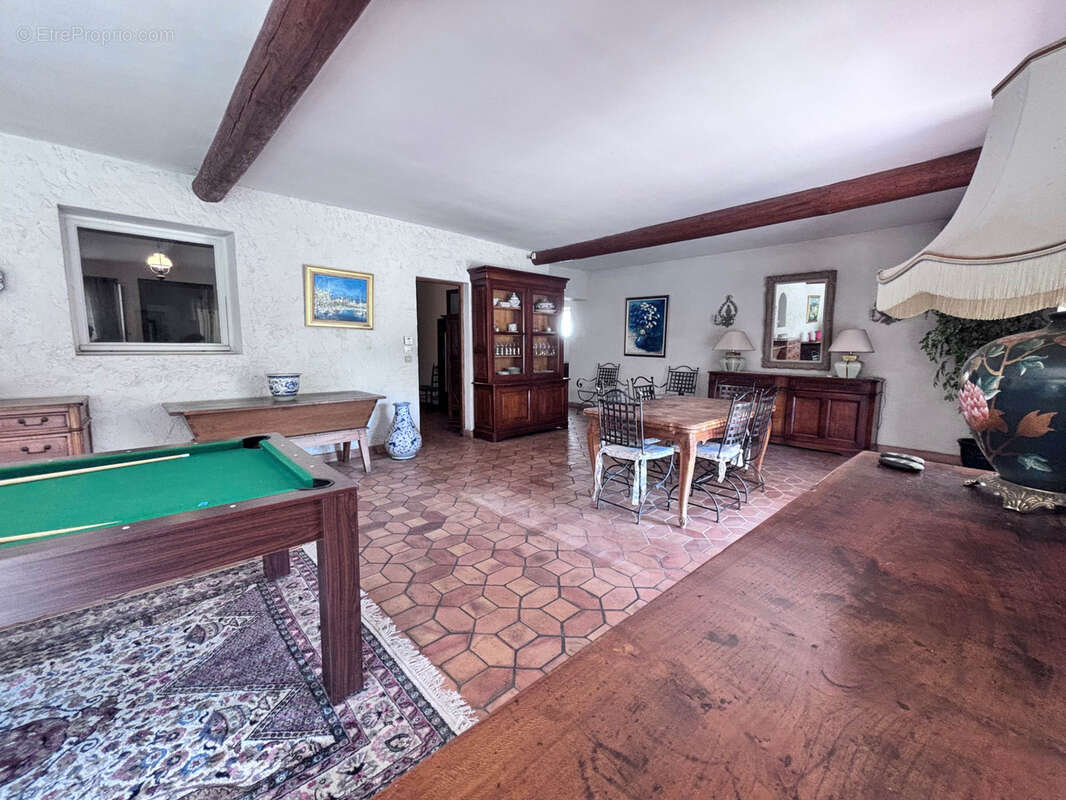 Maison à SAINT-CYR-SUR-MER