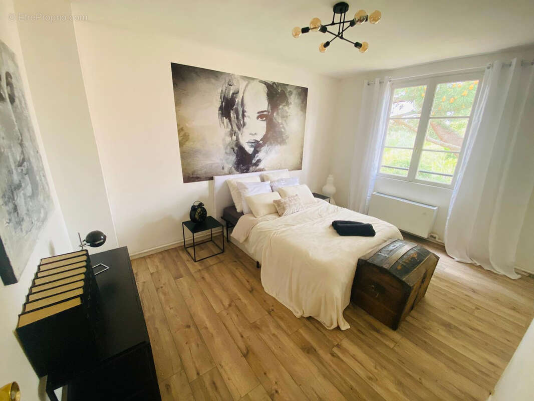 Maison à SAINT-LAURENT-DE-LA-SALANQUE