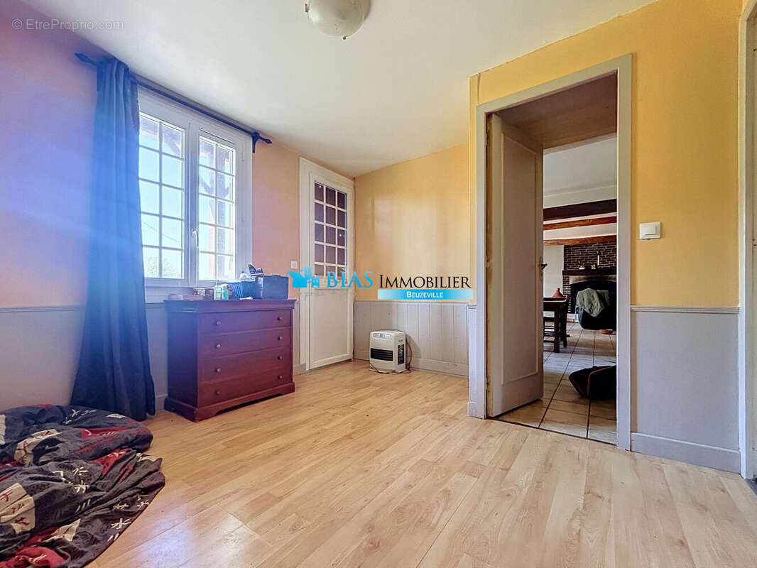 Maison 104 m² à Beuzeville  - photo 8