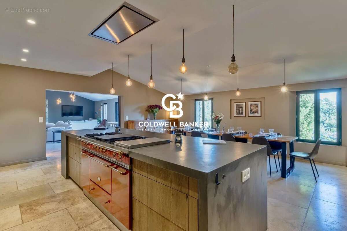 Maison à LA GARDE-FREINET