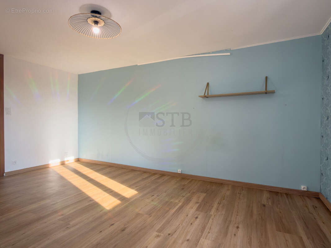 Maison 139 m² à Flaviac  - photo 8