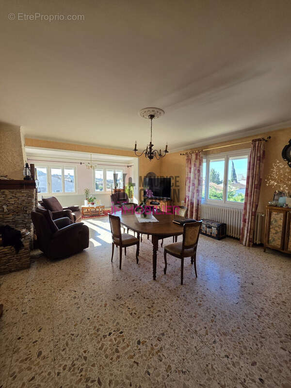 Maison à PERNES-LES-FONTAINES