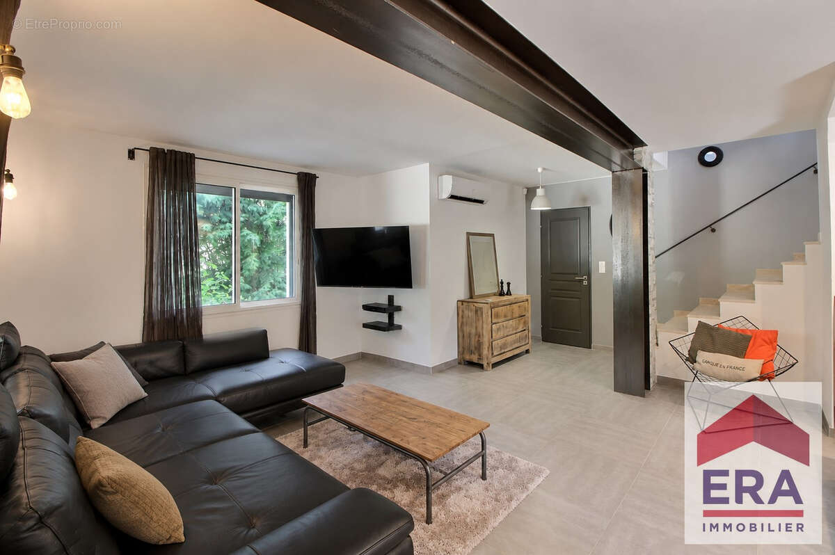 Maison à UCHAUX