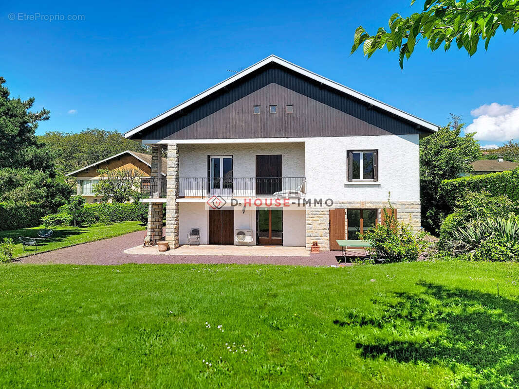Maison 157 m² à Moirans  - photo 6