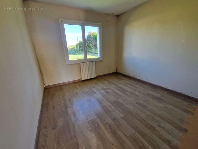 Maison à LES NOUILLERS