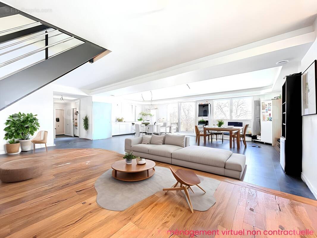 Maison_Cruseilles_grand_espace_proche_ecole_genève_frontière_suisse_ceva_bus_commerces_lumineux_calme_piscine_terrasse_extérieur_séjour_salon_cuisine_chambre_1_2_3_4_salle_de_bains_jardin_terrain_ - Maison à CRUSEILLES