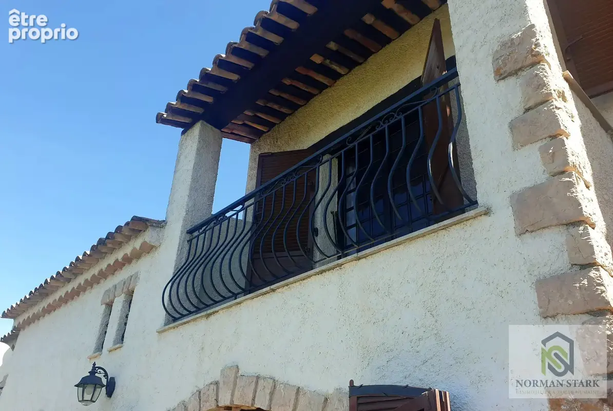 Villa 7 pièces à Aspremont avec vue mer jusqu’au Cap d’Antibes, terrain 2 850 m², au calme, à 20 min de Nice – beau potentiel de - photo 4