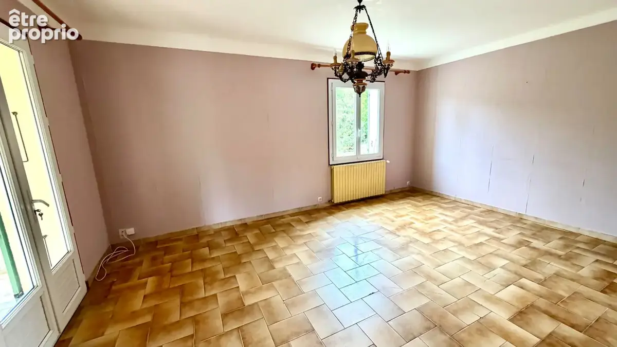 Villa traditionnelle sur 1035 m² de jardin exposé sud. - photo 4