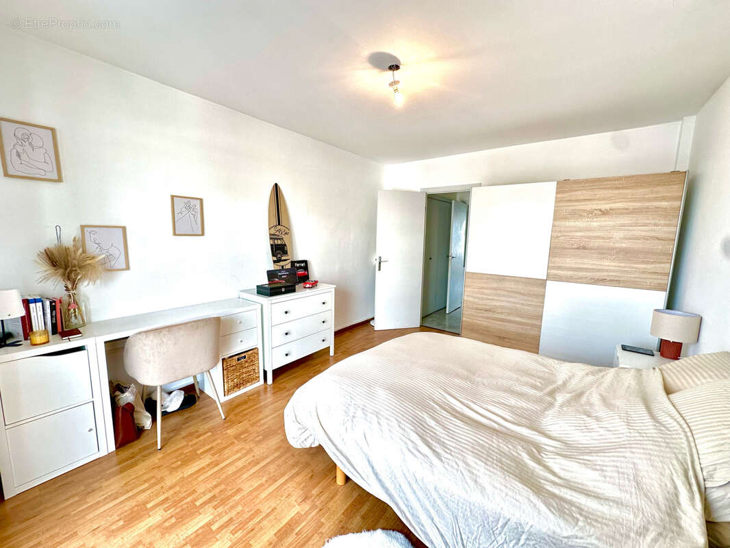 Appartement à SAINT-LAURENT-DU-VAR