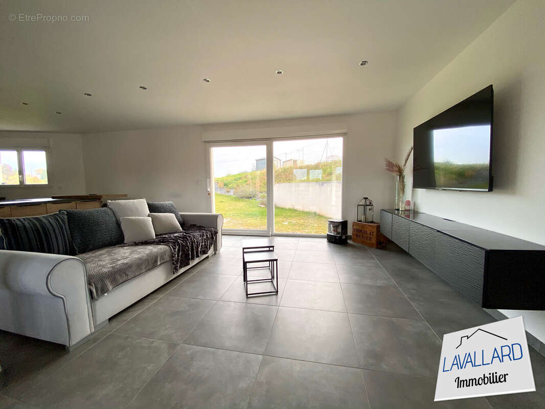 Maison à FLIXECOURT