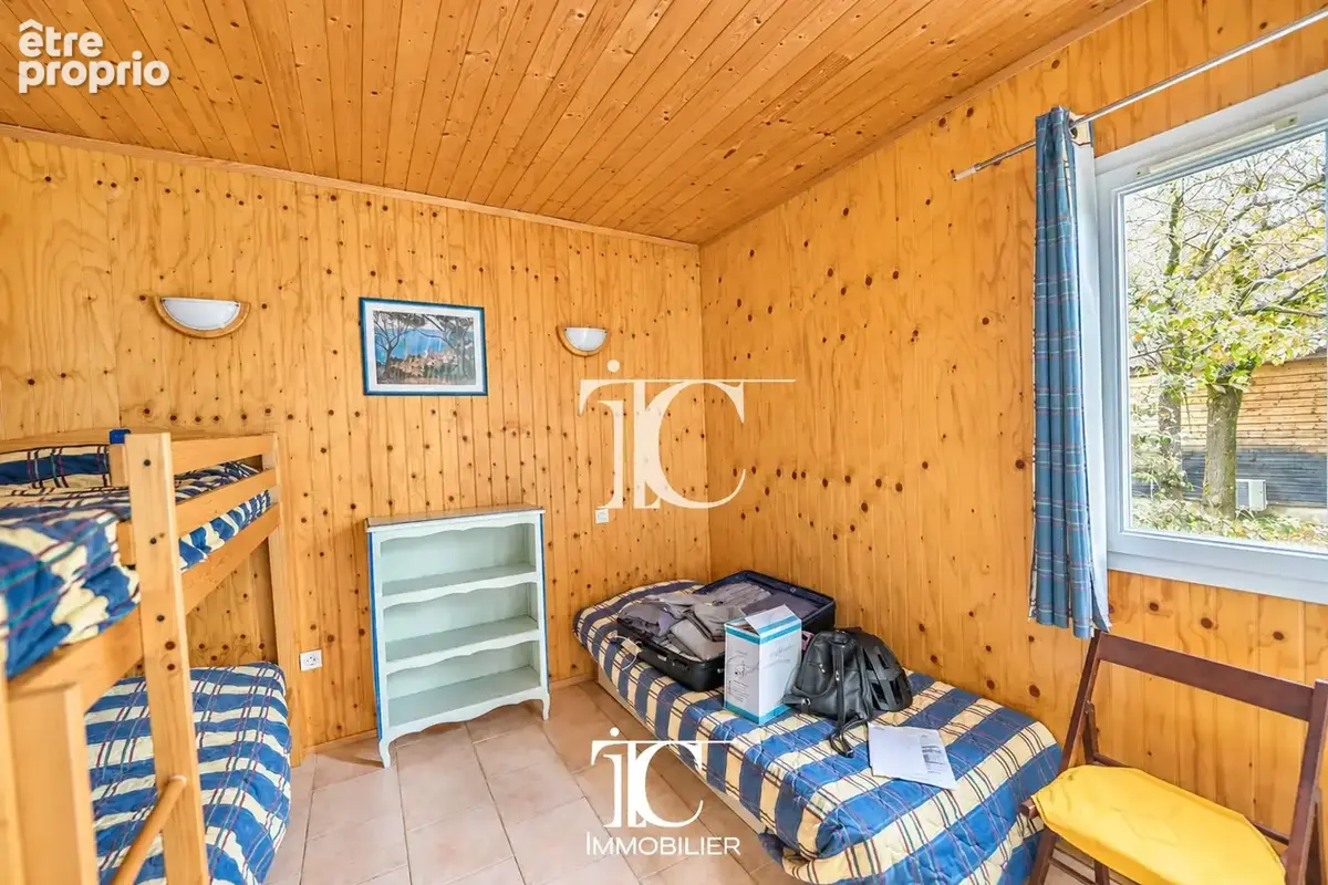 Chalet de 38 m² sur un terrain privatif de 479 m², à 5 minutes des vans - photo 8