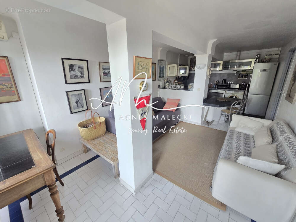 Appartement à LA CROIX-VALMER