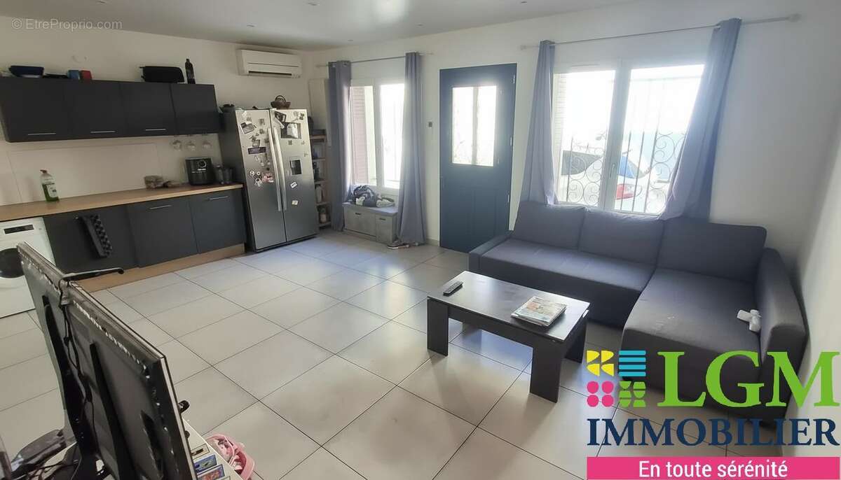 Maison de village rénovée à Marsillargues – DPE B – Prête à poser vos valises ! - photo 2