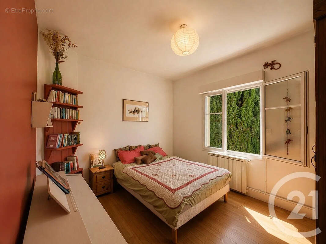 Maison 130 m² à Remoulins  - photo 8