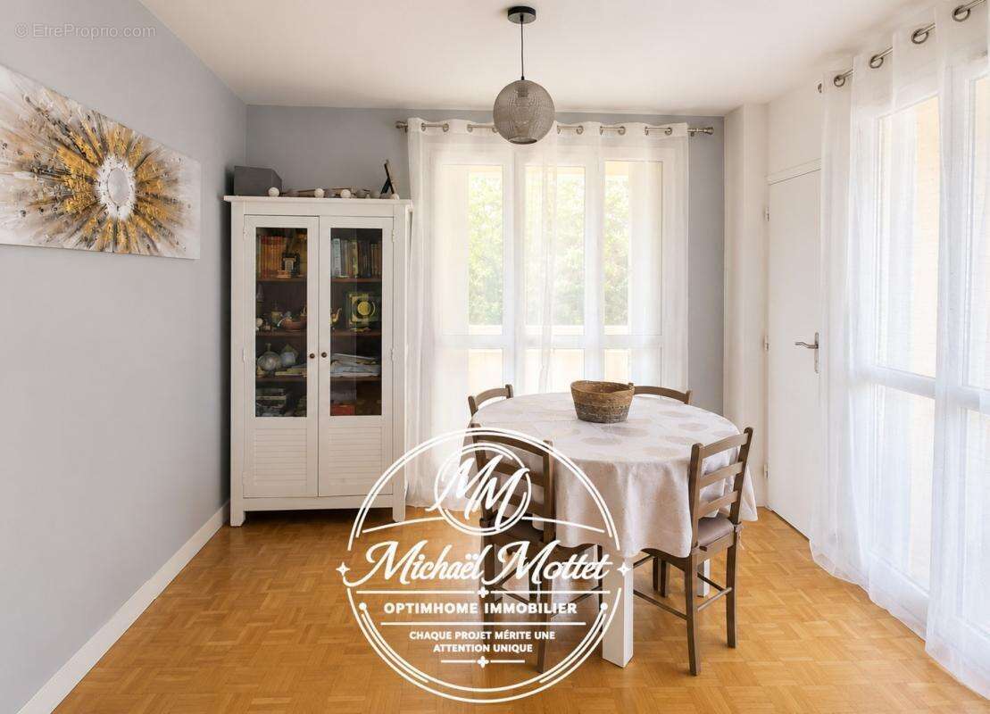 Le Havre (76) - Un appartement familial aux beaux volumes, avec 2 balcons et garage ! - photo 8