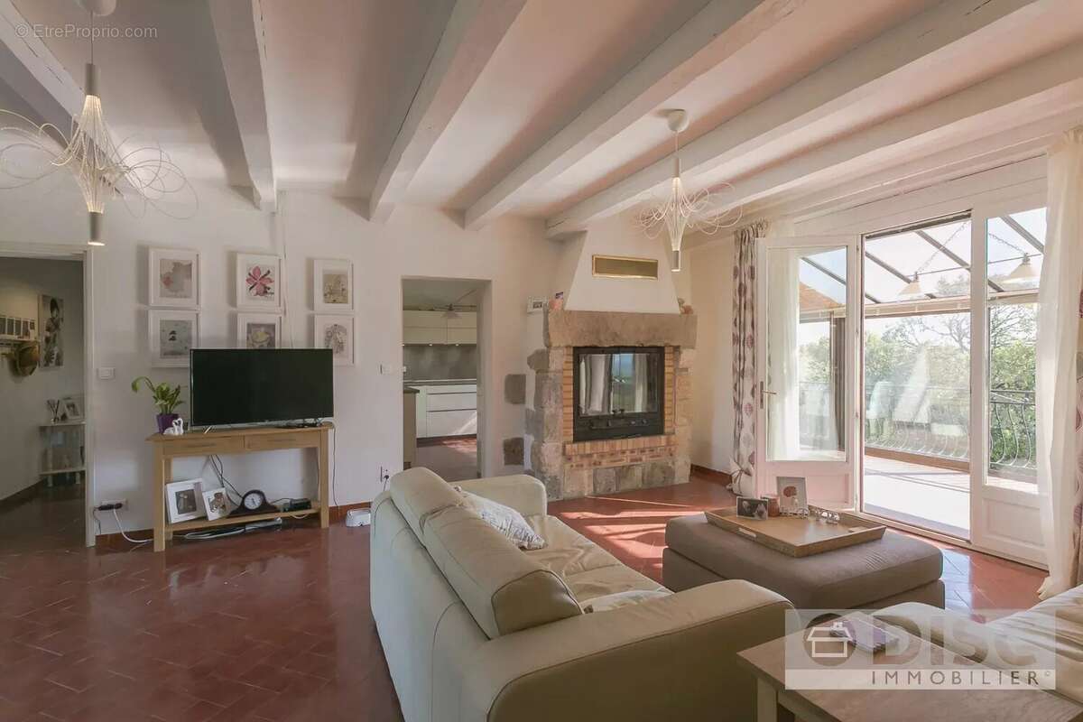 Maison à PUYLAROQUE