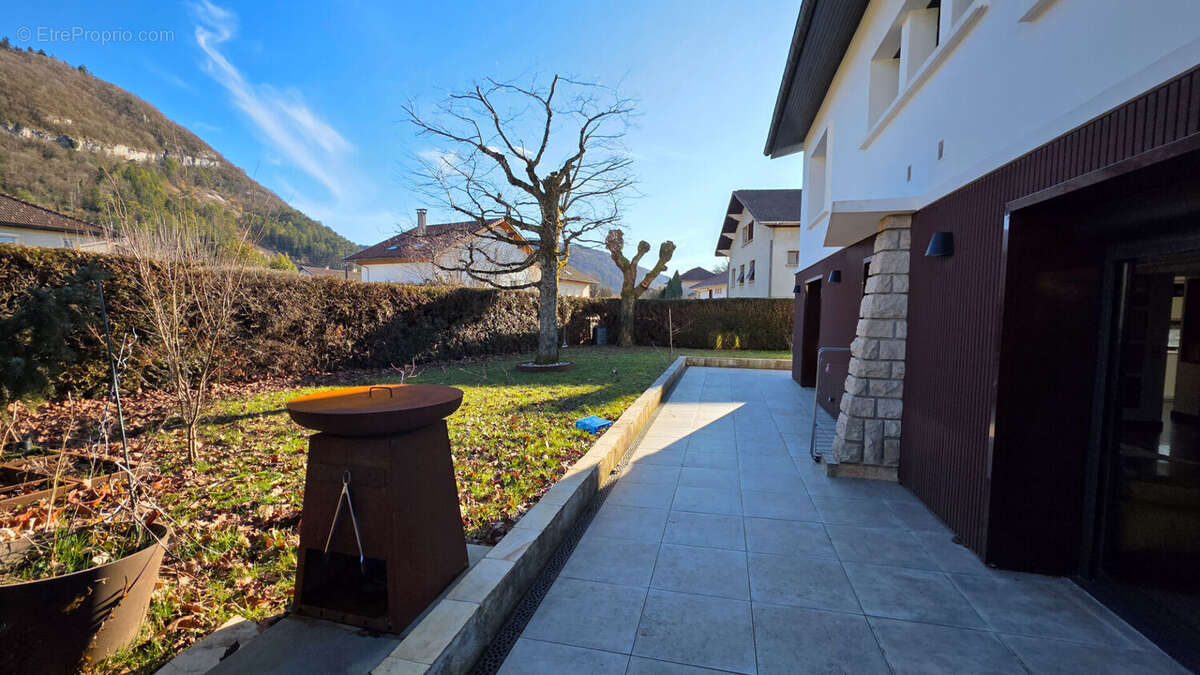 Maison à MONTREAL-LA-CLUSE