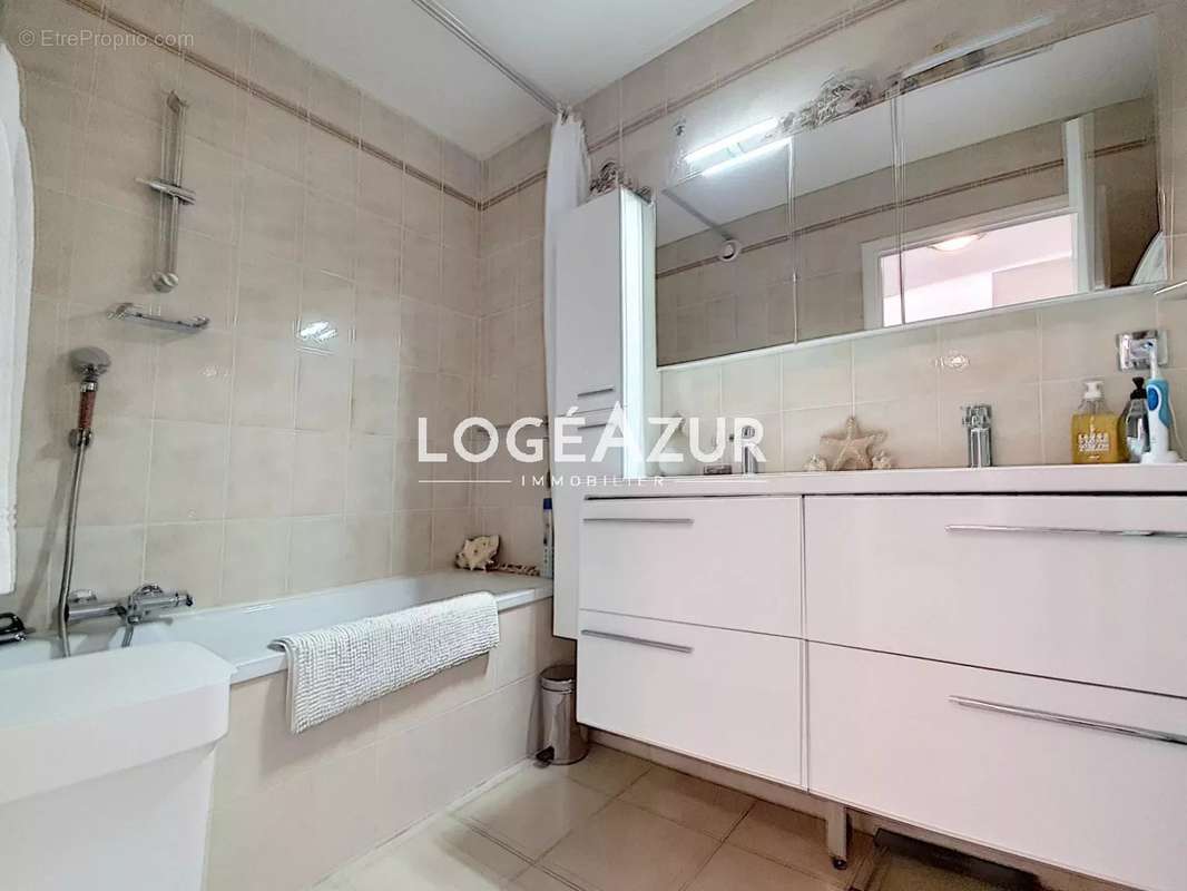 Appartement à VALLAURIS