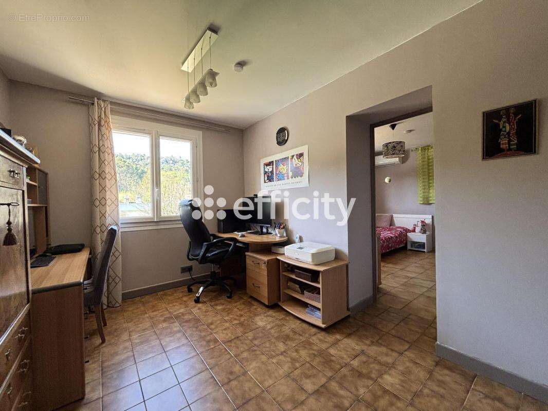 Maison à SIMIANE-COLLONGUE