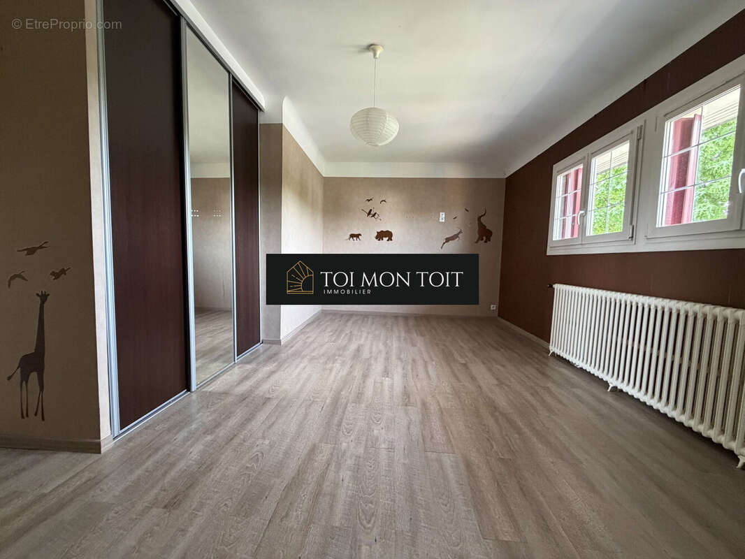 Maison 153 m² à Le Thillay  - photo 7