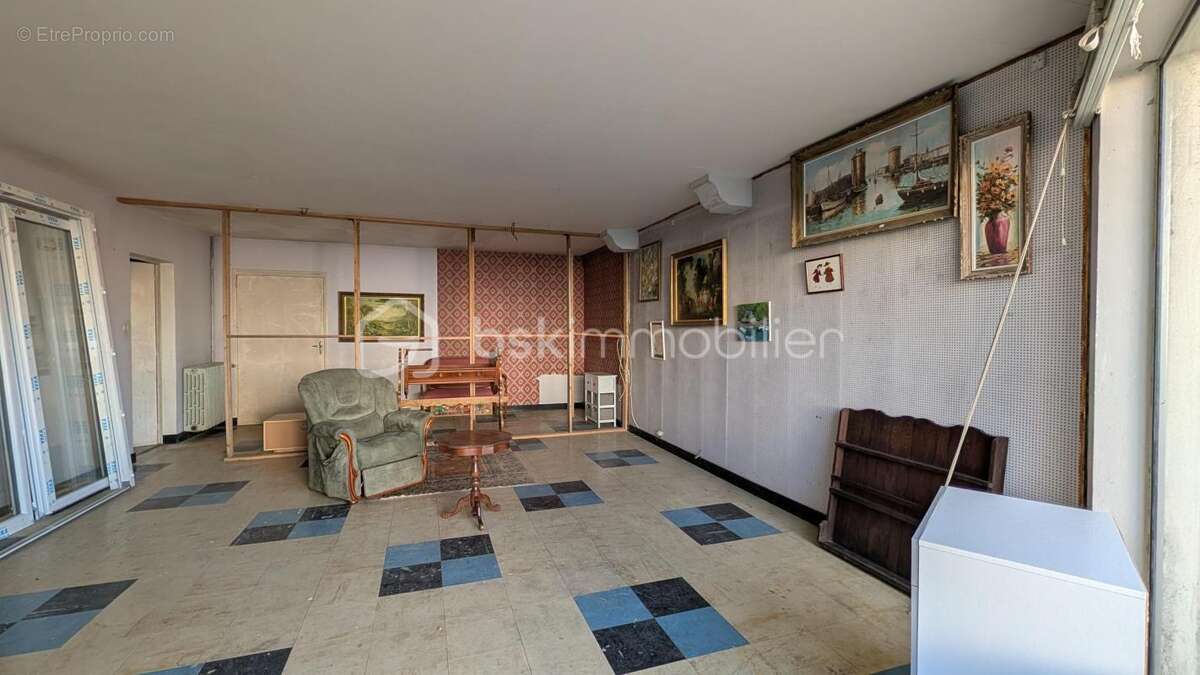 Commerce à PONT-L&#039;ABBE-D&#039;ARNOULT