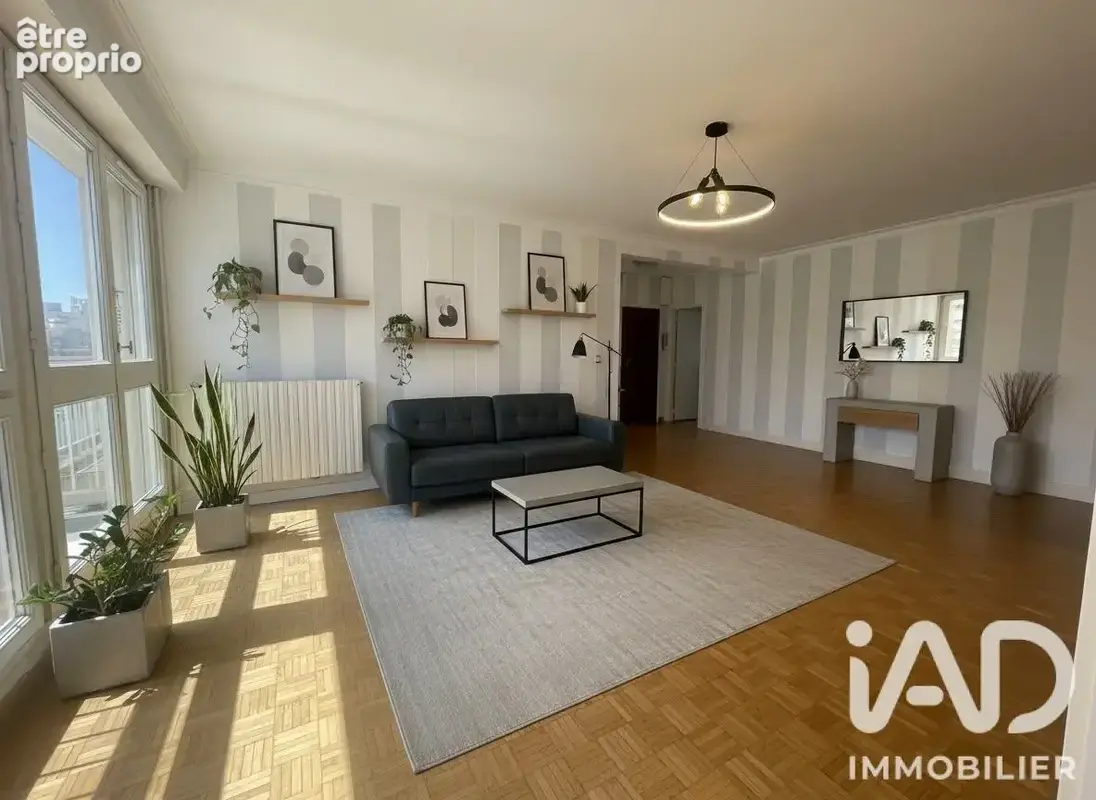 Photo 1 - Appartement à COURBEVOIE