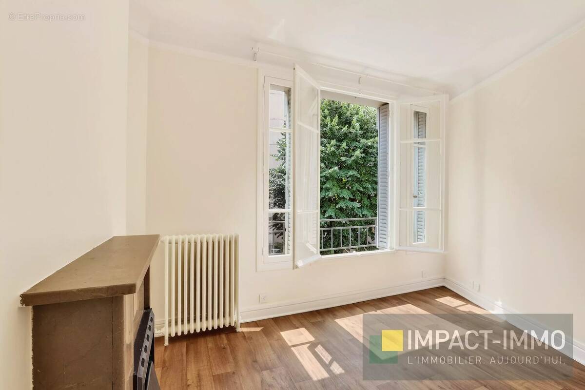 Appartement à COURBEVOIE
