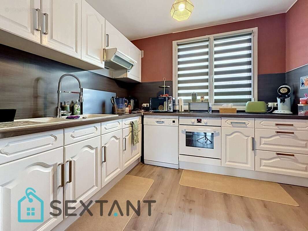 Appartement 70 m2 deux chambres et parking. - photo 4