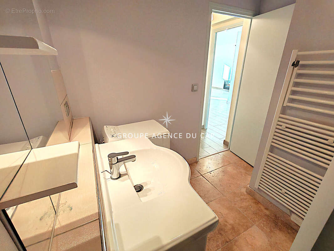 A vendre - appartement 2 pieces centre ville - 200m de la mer - garage en option - saint aygulf - photo 13