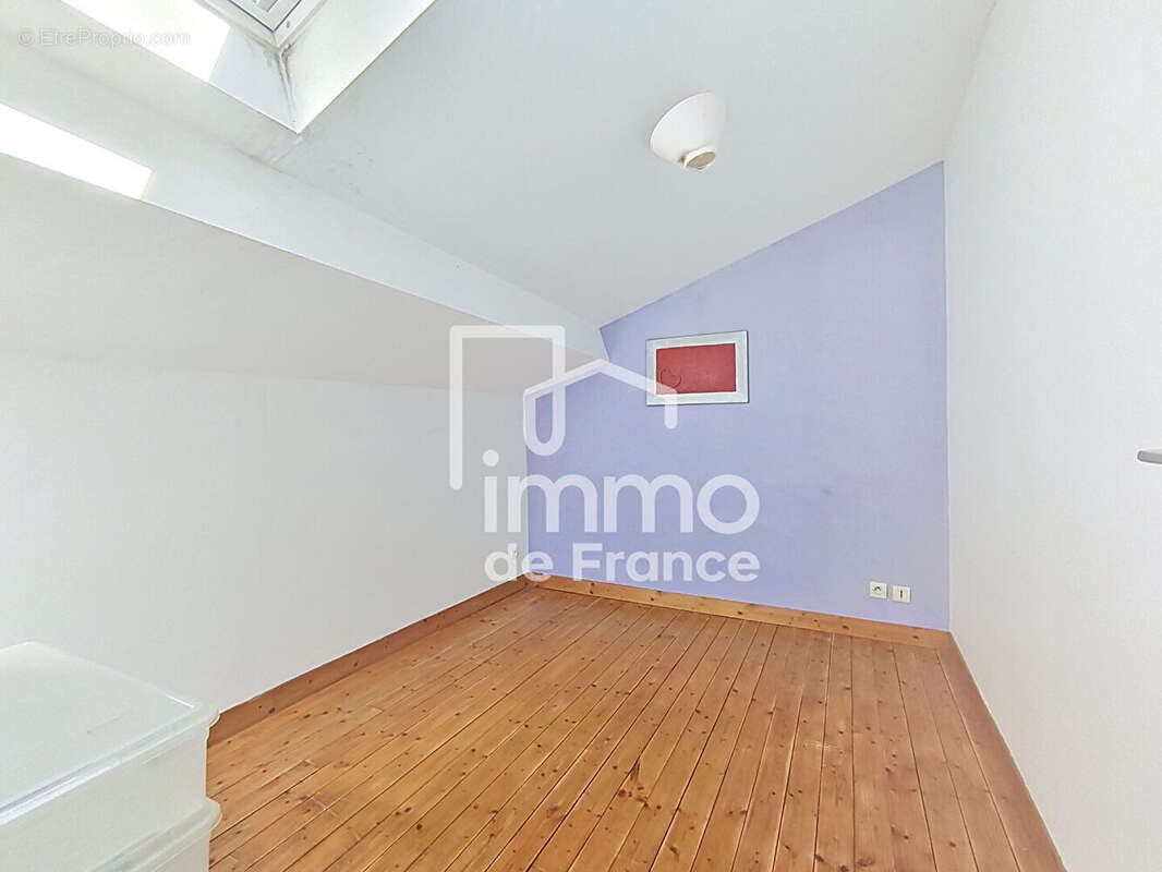 Appartement Meximieux 2 pièces  en duplexe de 43 m2 + terrain et place de parking - photo 5