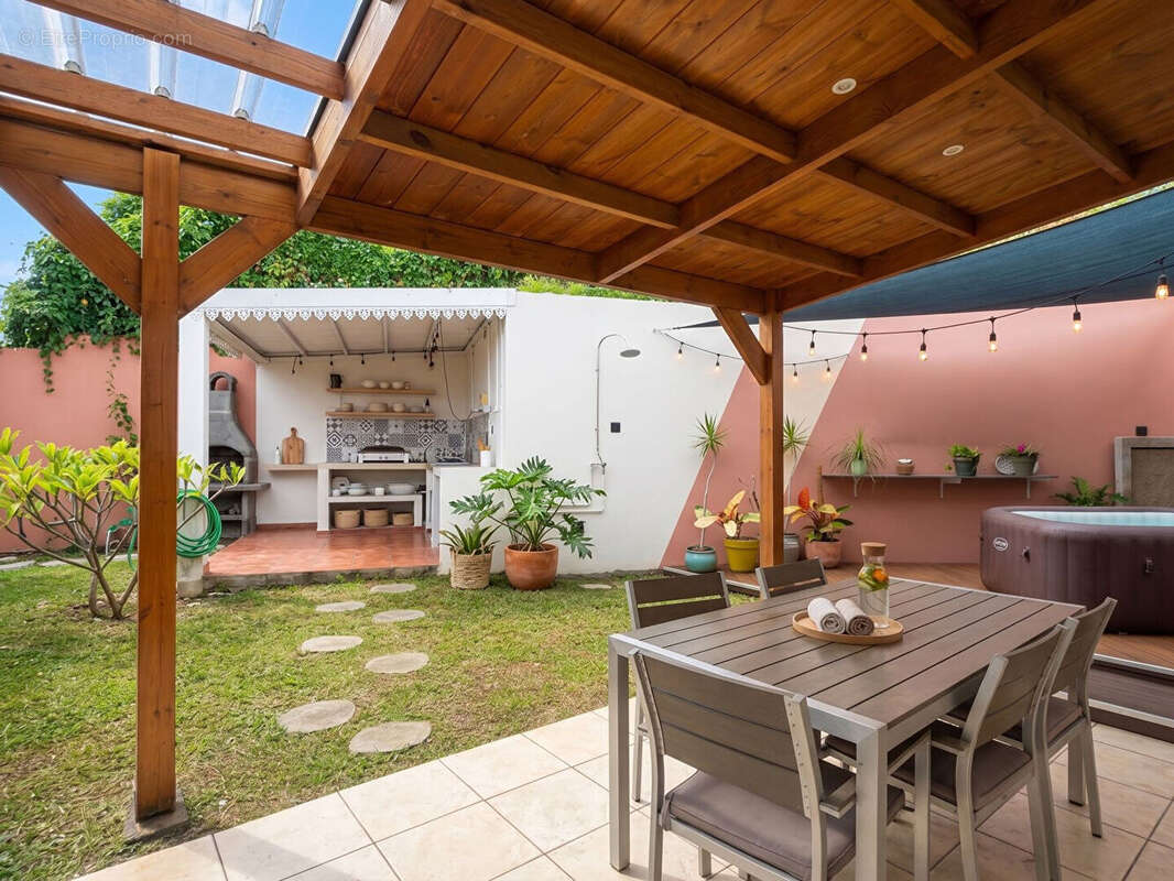A VENDRE - Maison F6 avec vue dans les bas de La Bretagne - photo 9