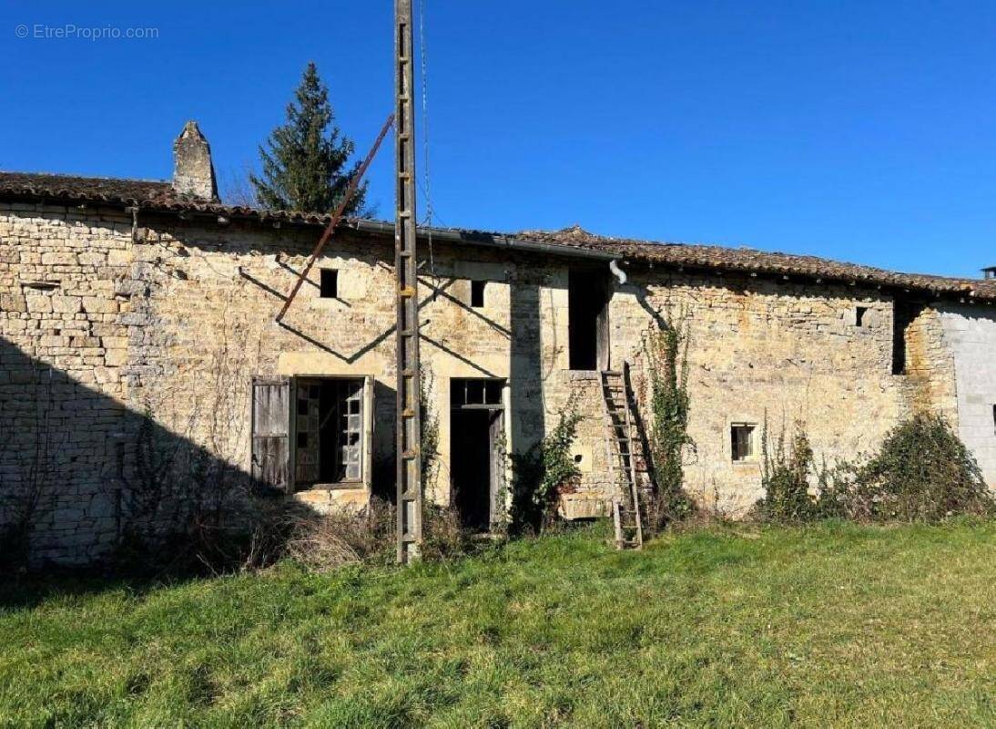 Maison à VILLEFAGNAN