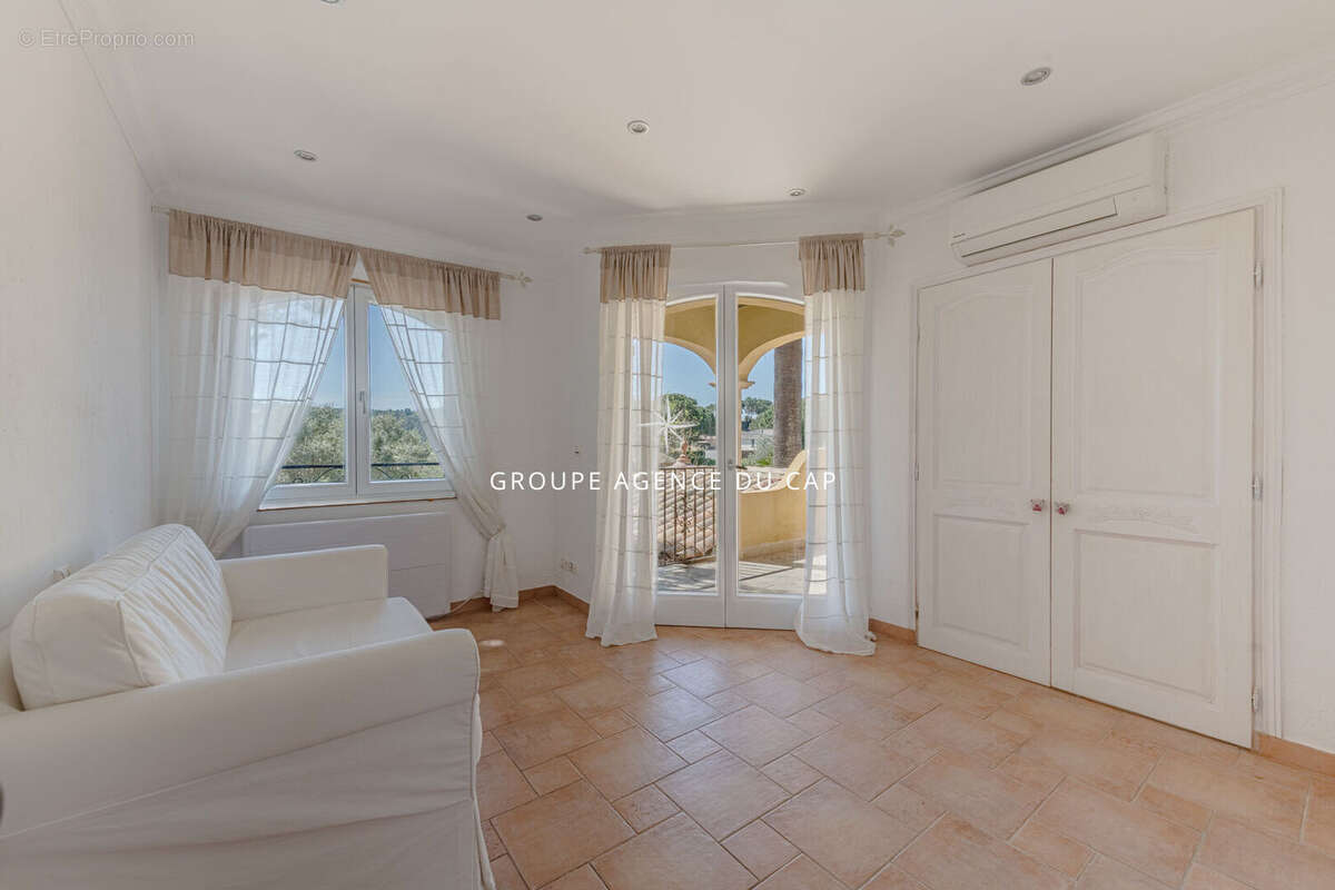 Saint raphael valescure villa 6 pieces avec piscine - photo 12