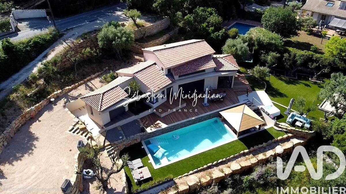 Photo 1 - Maison à SOLLIES-VILLE