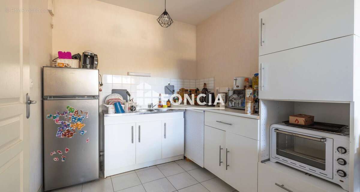 Appartement à AVRILLE