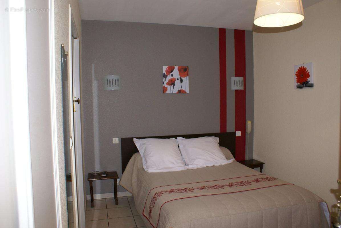 Appartement à LATOUILLE-LENTILLAC