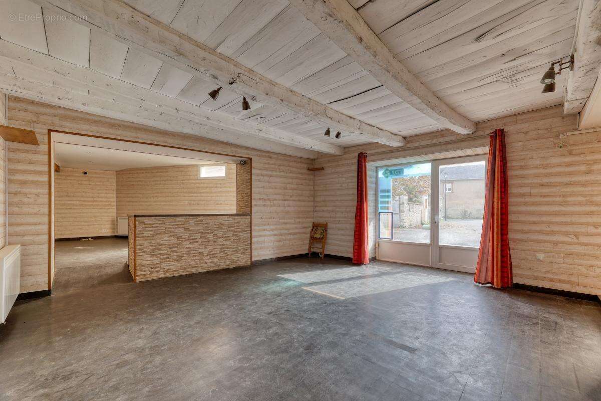 Appartement à POUANCE