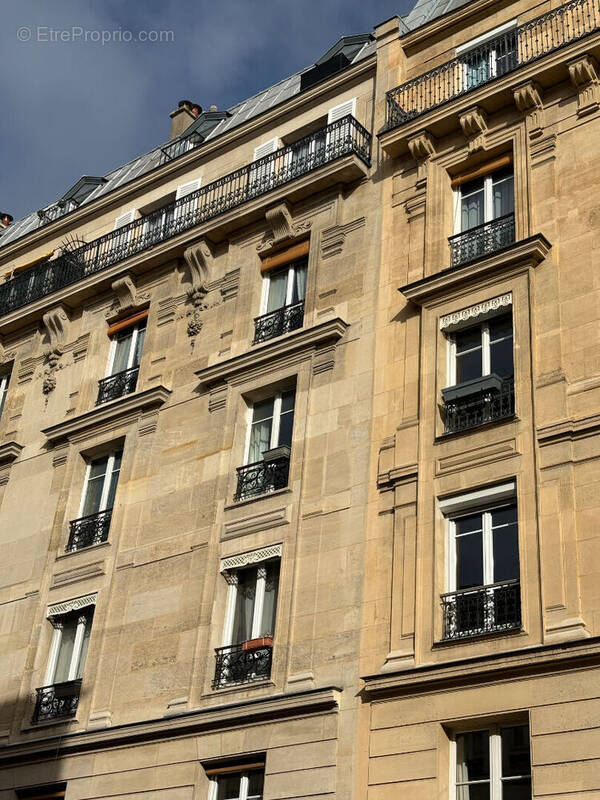 Appartement à PARIS-11E